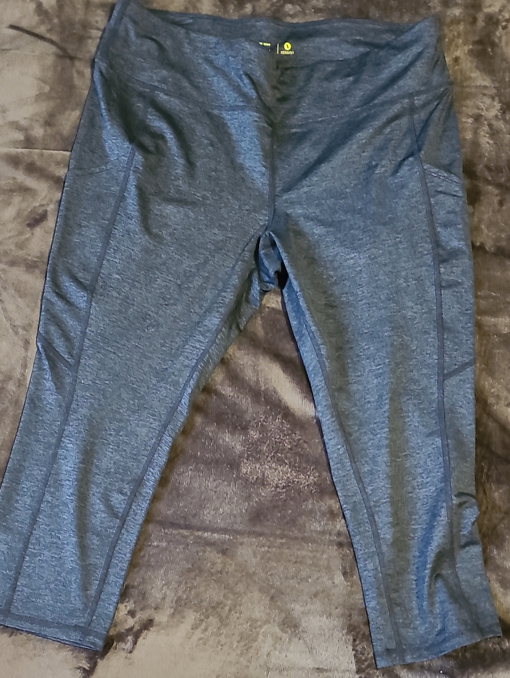 Xersion Heather Charcoal Womens Cropped Capri Leggings